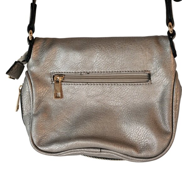 Silver Front Flap Expandable Crossbody Bag Purse. Faux Leather Adjustable Strap. - Picture 3 of 11